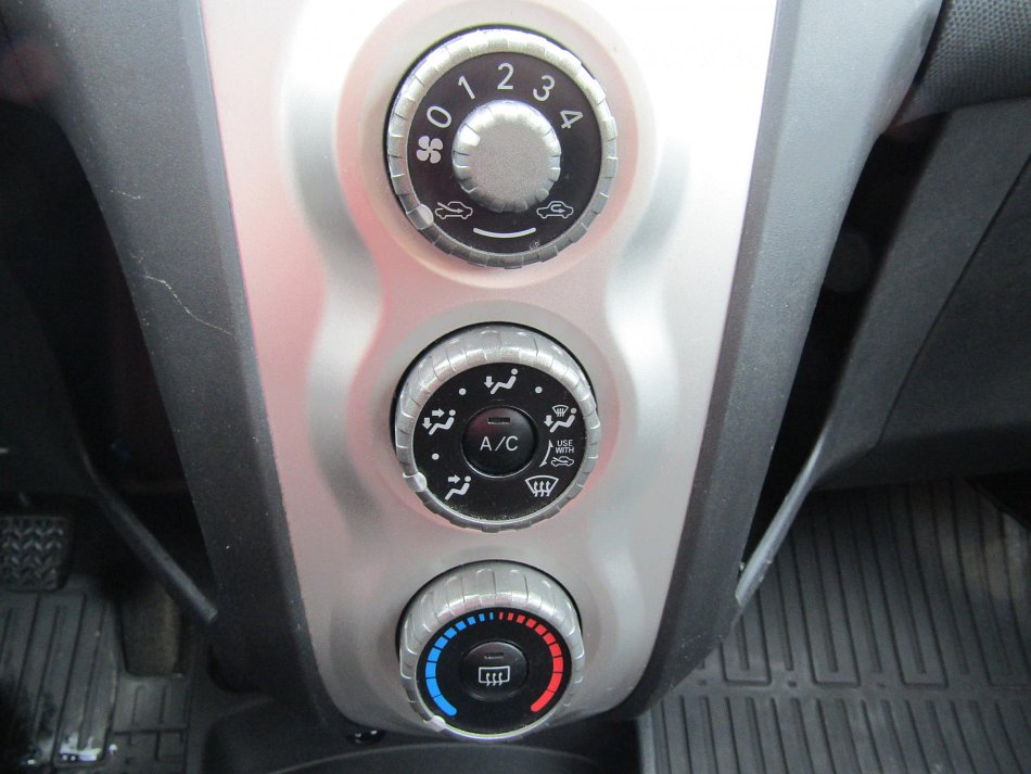 Toyota Yaris 1.0 VVT-i 