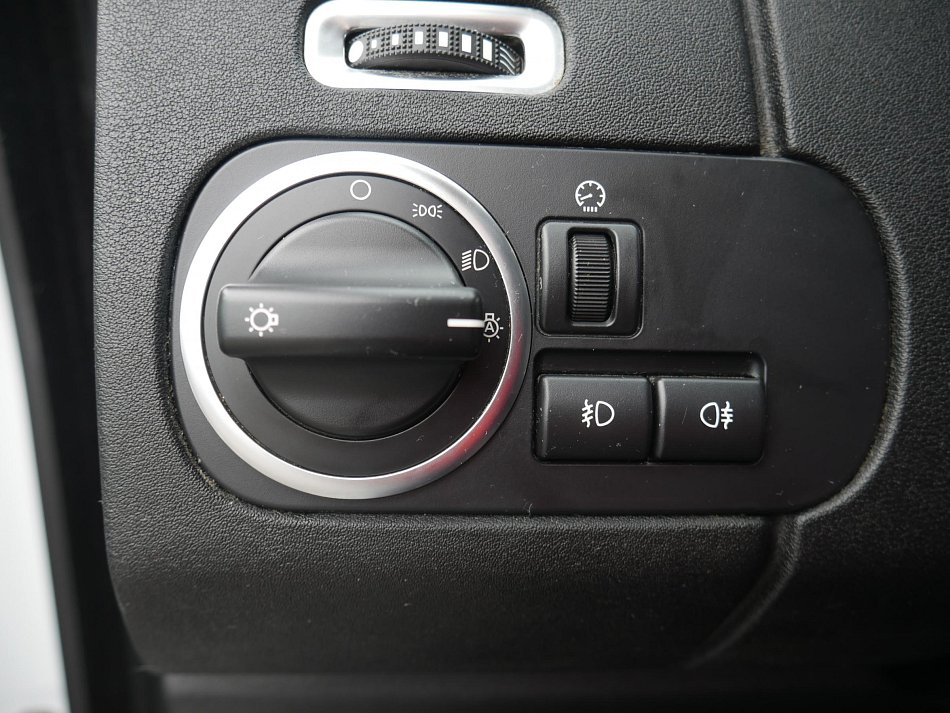Land Rover Discovery 3.0 D  4x4, 7míst