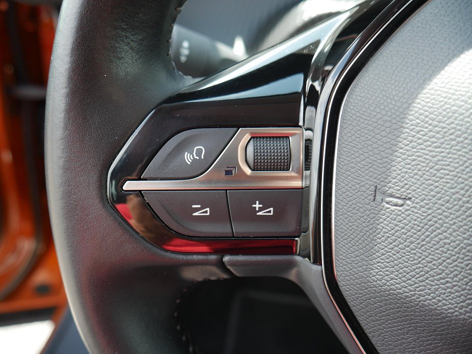 Peugeot 2008 1.2 PT 