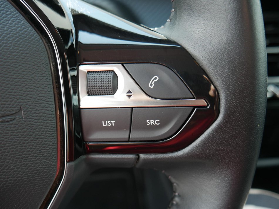 Peugeot 2008 1.2 PT 