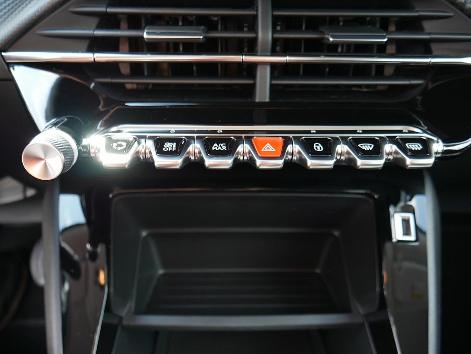 Peugeot 2008 1.2 PT 