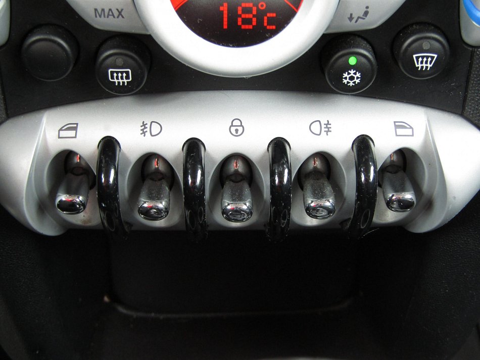 Mini Cooper 1.6D 