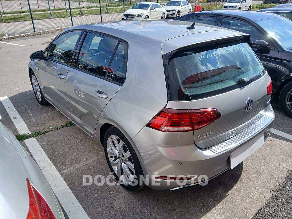Volkswagen Golf 1.5 TSi 