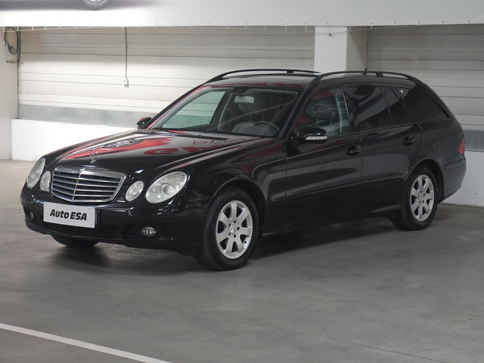 Mercedes-Benz Třída E 1.8i 