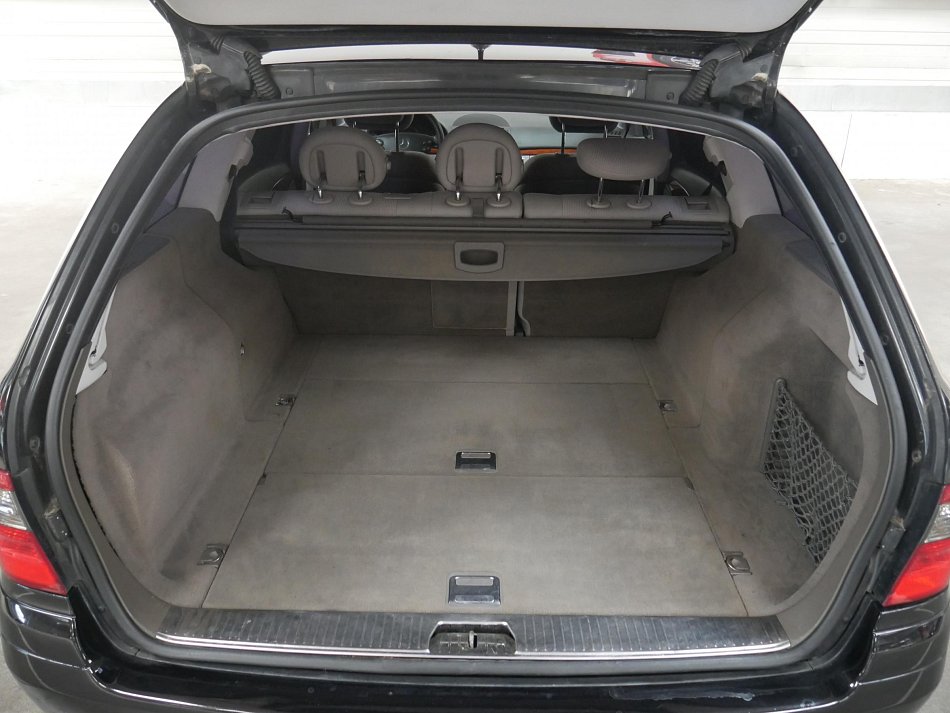 Mercedes-Benz Třída E 1.8i 