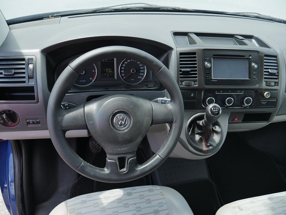 Volkswagen Transporter 2.0TDi  L2H1