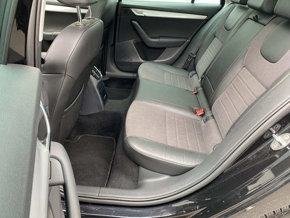 Škoda Octavia III 2.0 TDi Elegance