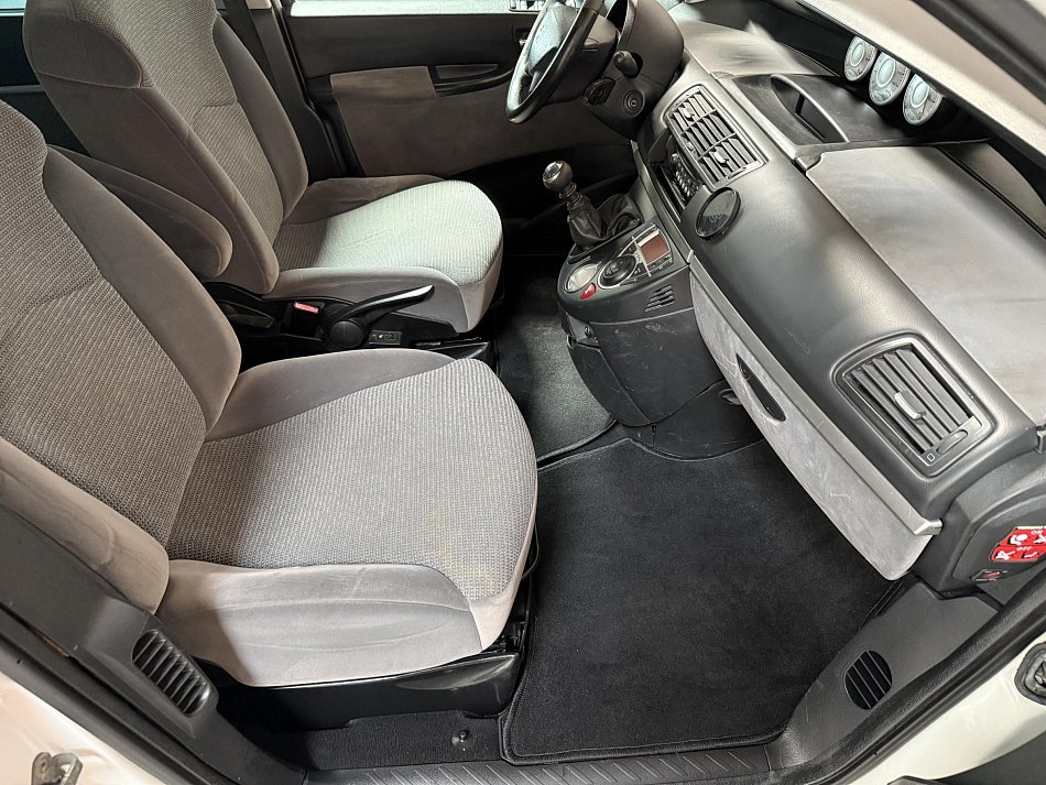 Peugeot 807 2.0HDi 