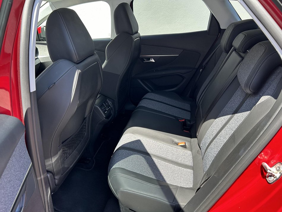Peugeot 3008 1.2 PT Allure
