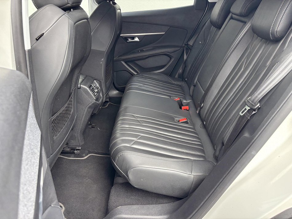 Peugeot 3008 1.2 PT Allure