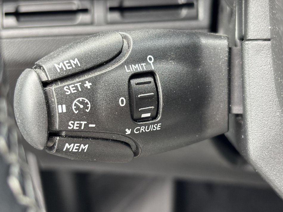 Peugeot 3008 1.2 PT Allure