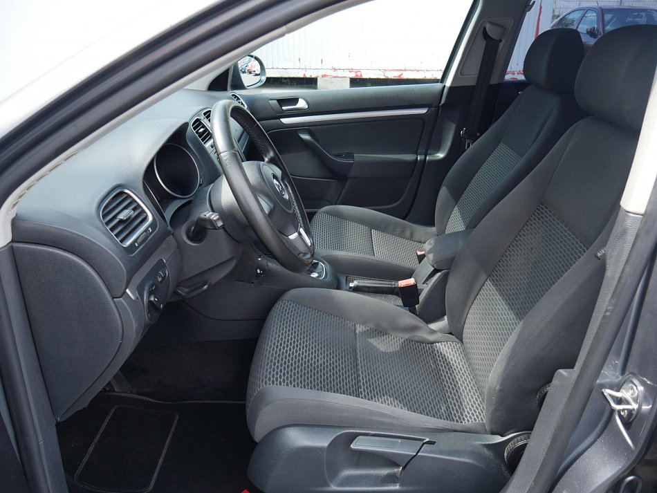 Volkswagen Golf 1.6 TDi 