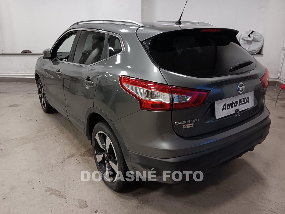 Nissan Qashqai 1.2i 