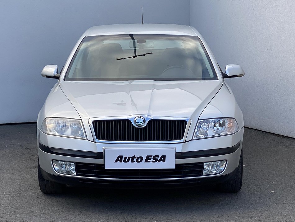 Škoda Octavia II 1.6 MPi Elegance