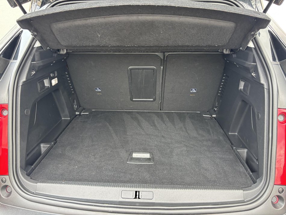 Peugeot 3008 1.2 PT 