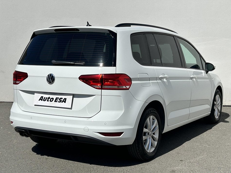 Volkswagen Touran 2.0 TDi 