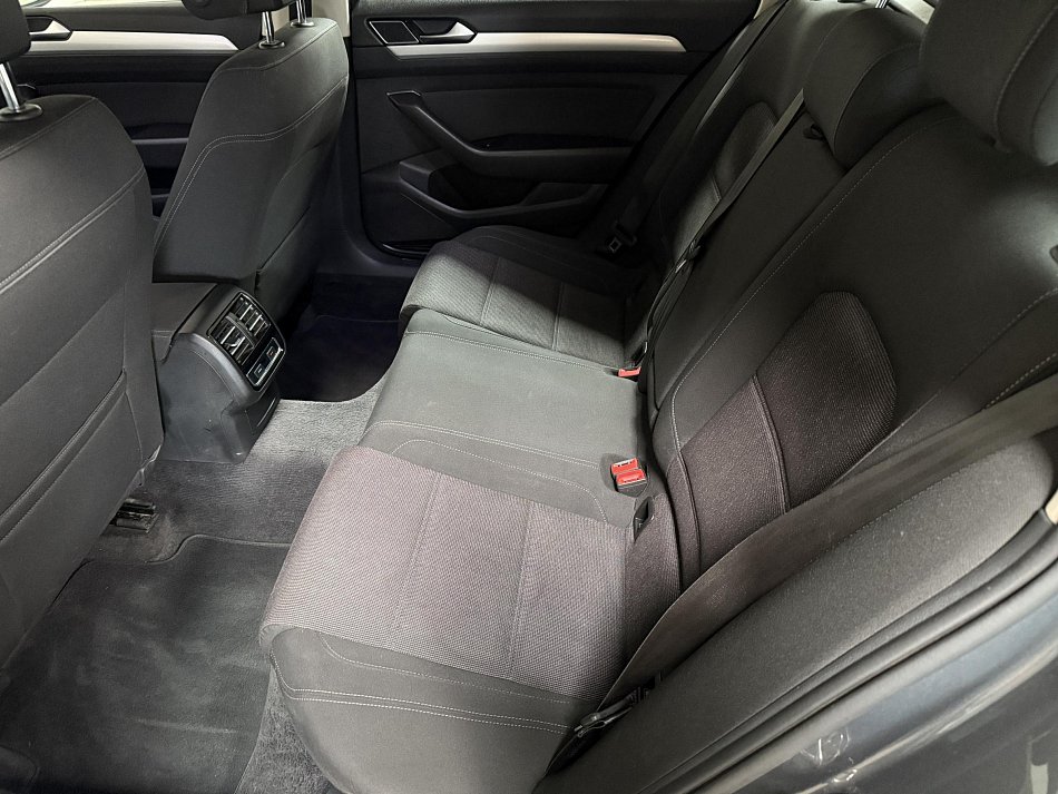 Volkswagen Passat 2.0 TDi 