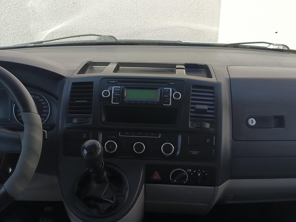 Volkswagen Transporter 2.0 TDi  9míst