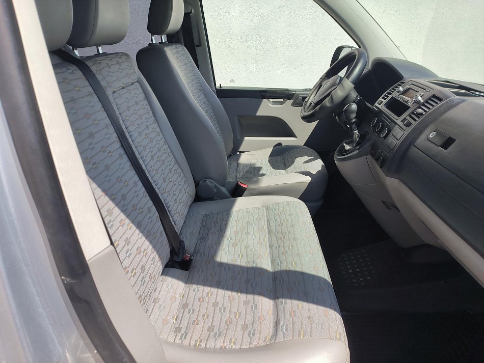 Volkswagen Transporter 2.0 TDi  9míst