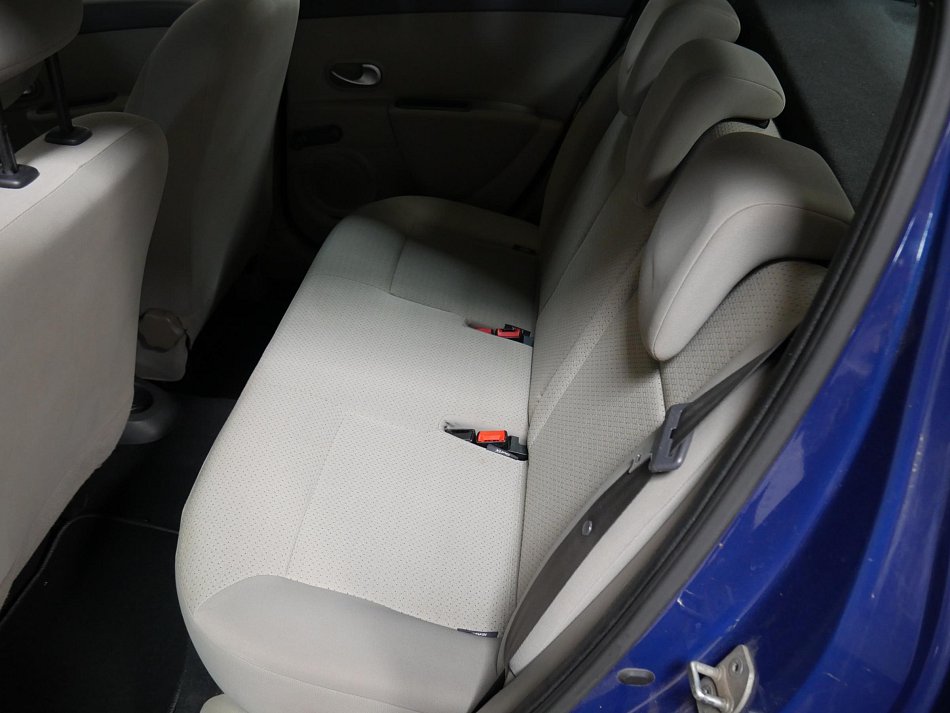 Renault Clio 1.2i 