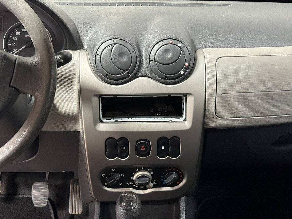 Dacia Sandero 1.4i 