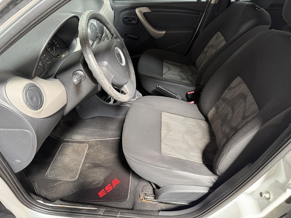Dacia Sandero 1.4i 