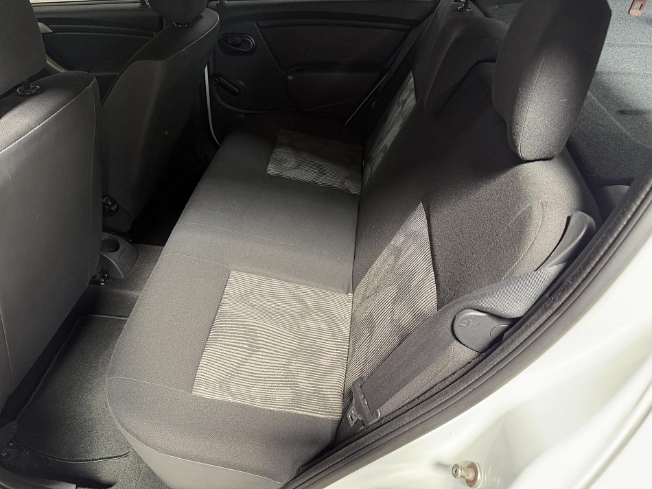 Dacia Sandero 1.4i 