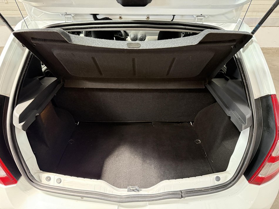 Dacia Sandero 1.4i 