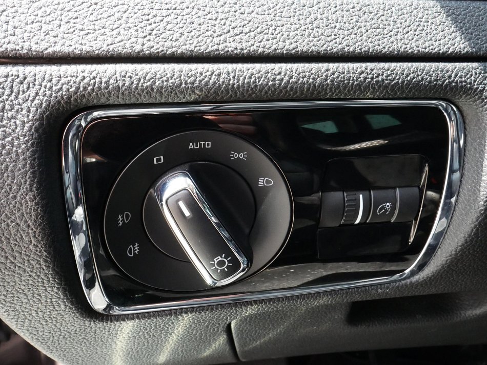 Škoda Superb II 2.0 TDi Elegance