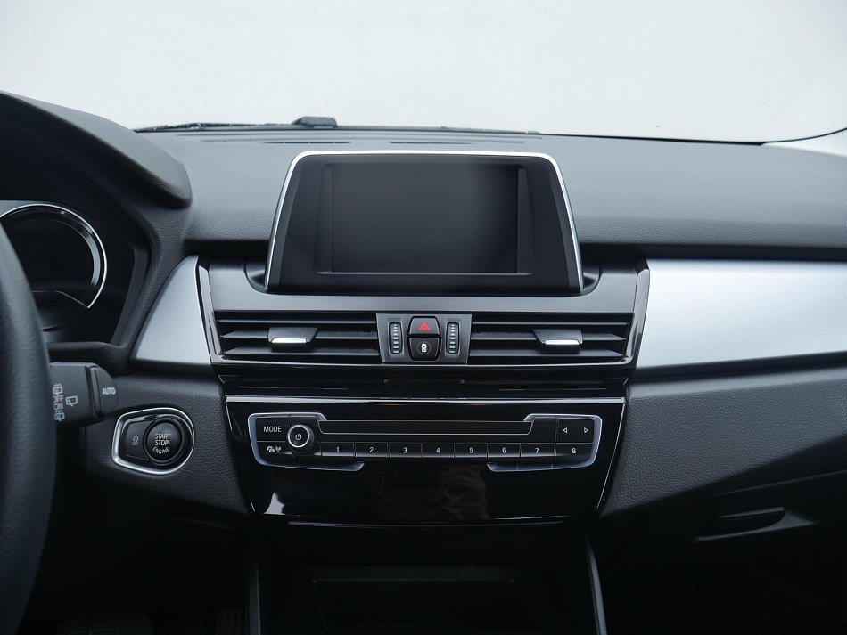 BMW Řada 2 1.5 i Advantage 218i