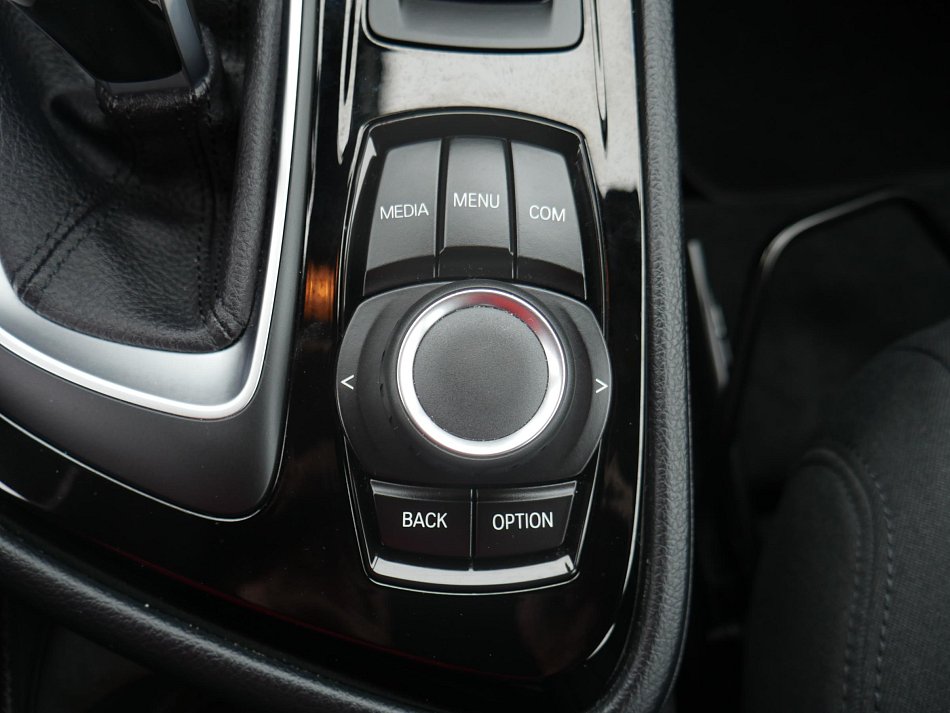 BMW Řada 2 1.5 i Advantage 218i