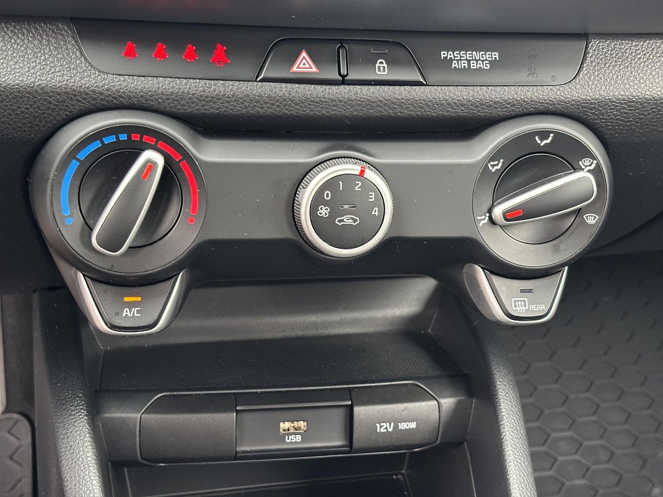 Kia Stonic 1.2i 