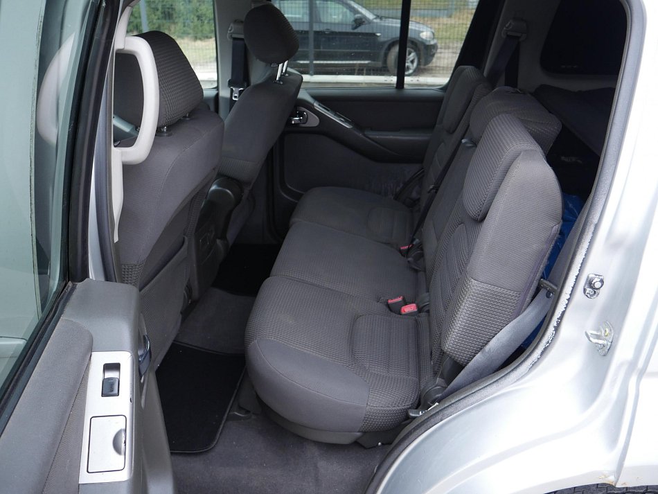Nissan Pathfinder 2.5dCi  4x4