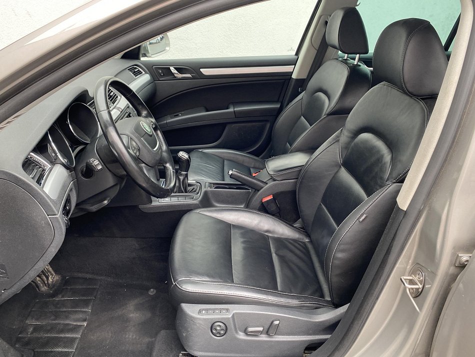 Škoda Superb II 2.0 TDi Elegance