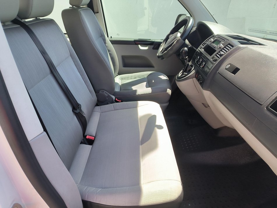 Volkswagen Transporter 2.0TDi  8míst