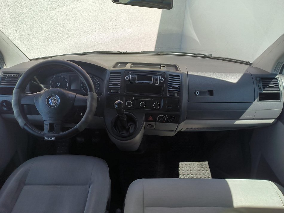 Volkswagen Transporter 2.0TDi  8míst