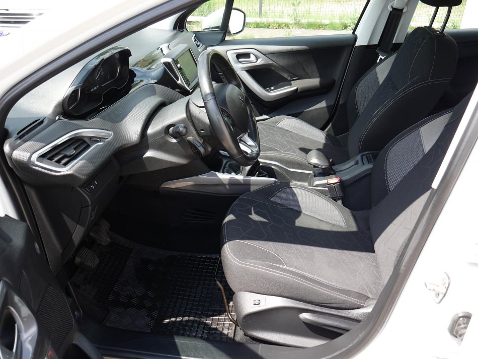 Peugeot 2008 1.6 HDi Active