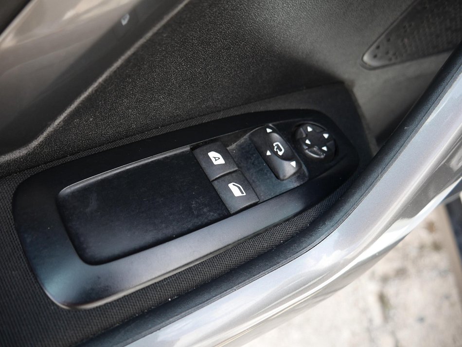 Peugeot 2008 1.6 HDi Active