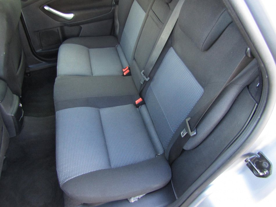 Ford Mondeo 1.6i 