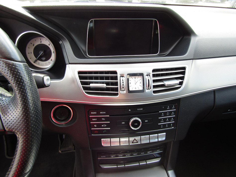 Mercedes-Benz Třída E 2.2 CDi Avantgarde E220