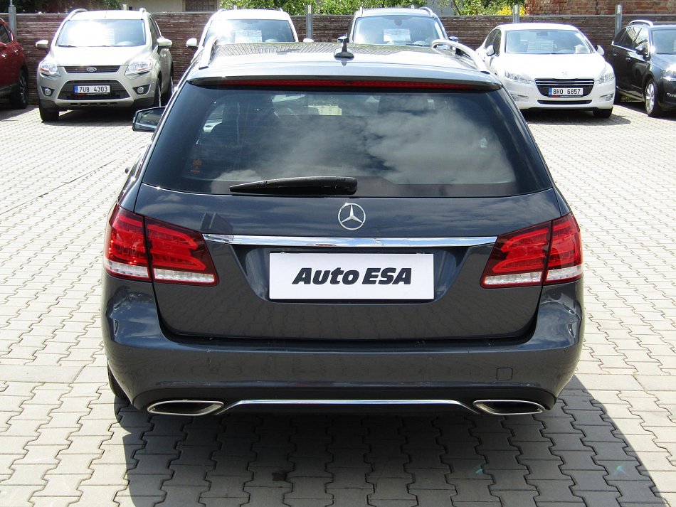 Mercedes-Benz Třída E 2.2 CDi Avantgarde E220