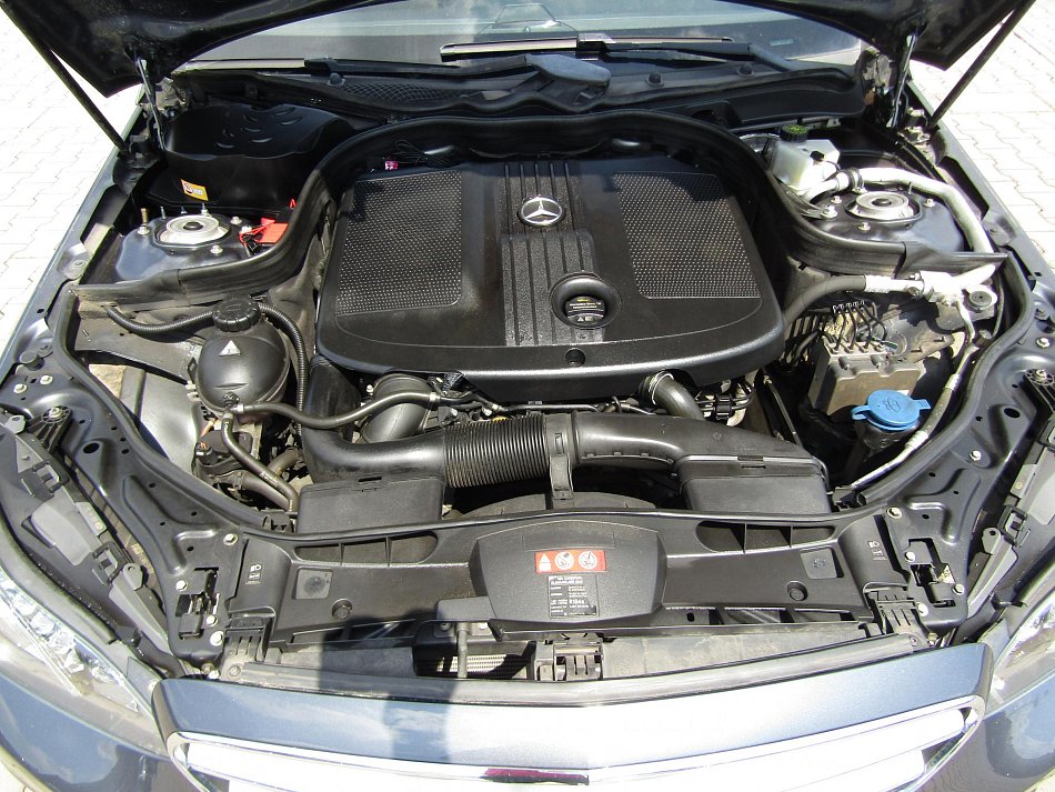 Mercedes-Benz Třída E 2.2 CDi Avantgarde E220