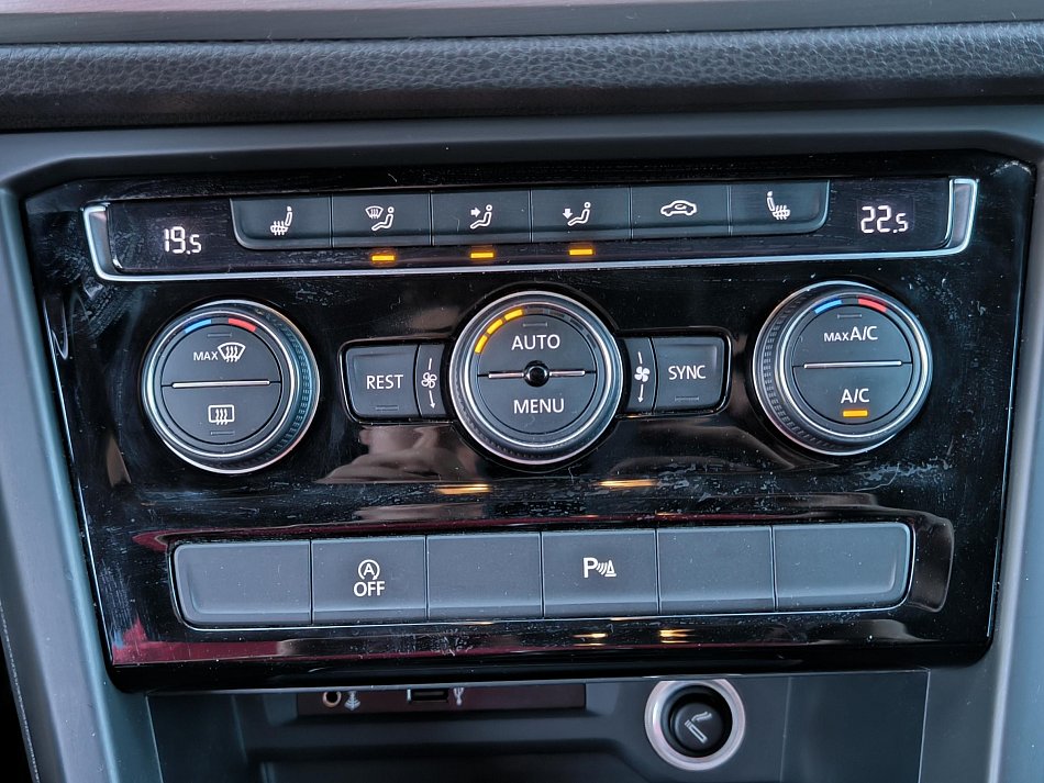 Volkswagen Touran 2.0TDi 