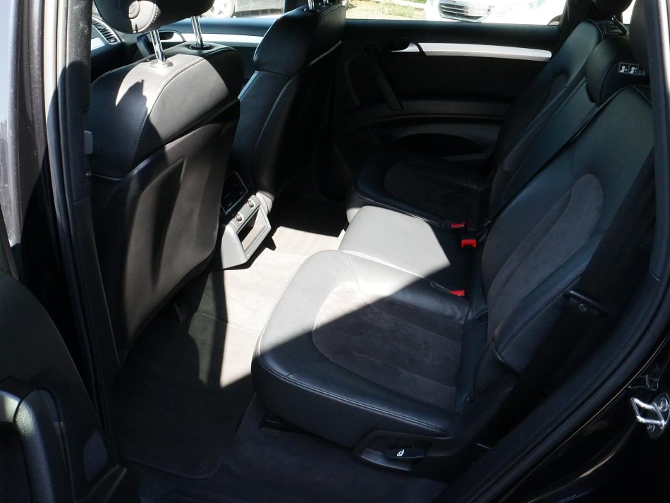 Audi Q7 3.0 TDi S-line Quattro