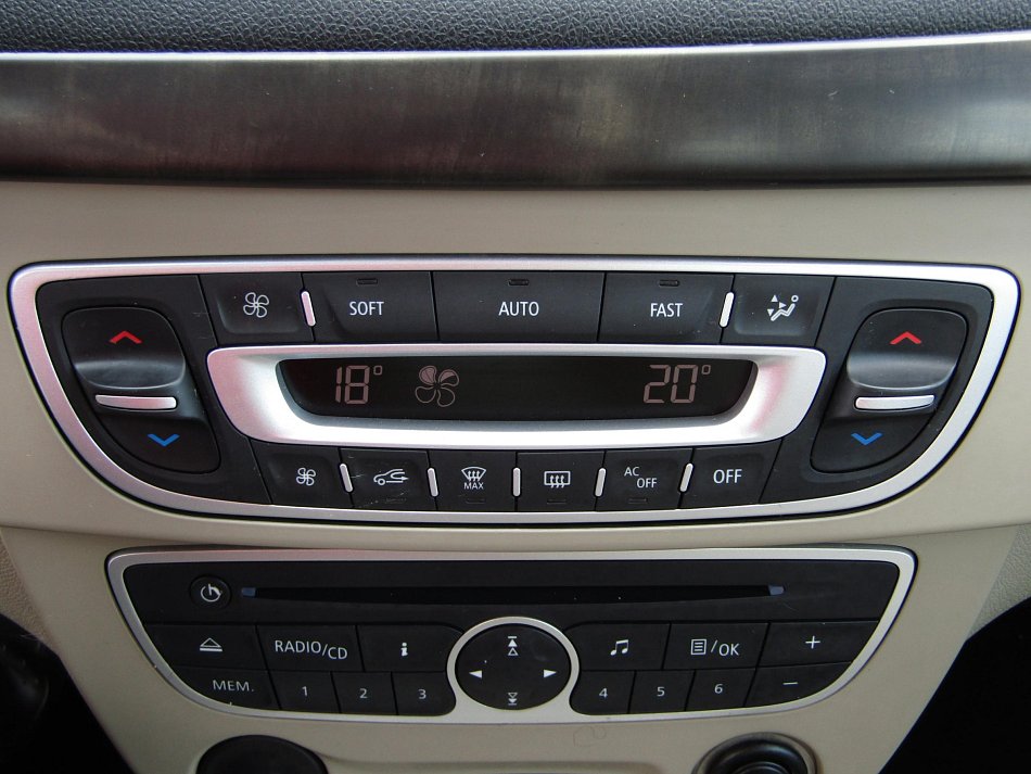 Renault Fluence 1.6i 