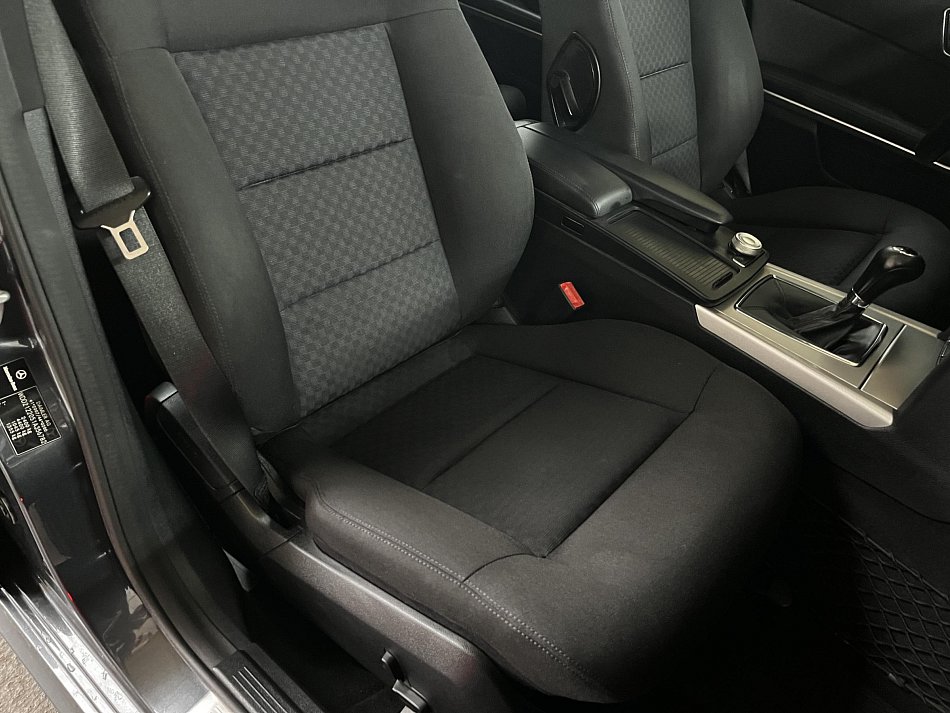 Mercedes-Benz Třída E 2.2 CDi  E200