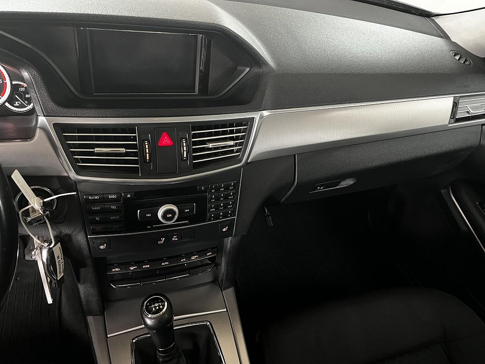 Mercedes-Benz Třída E 2.2 CDi  E200