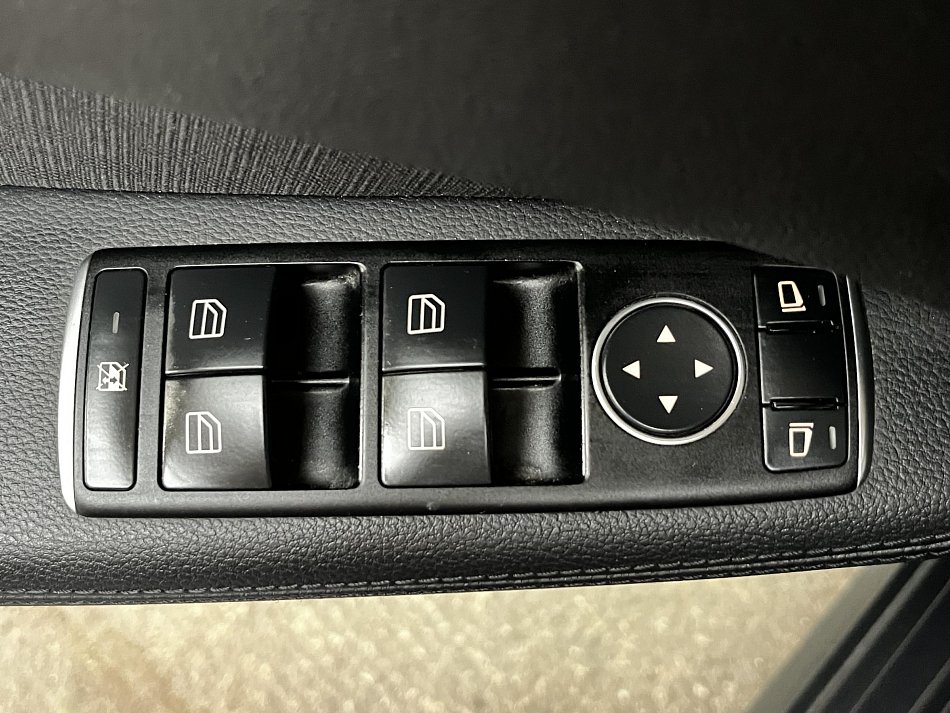 Mercedes-Benz Třída E 2.2 CDi  E200