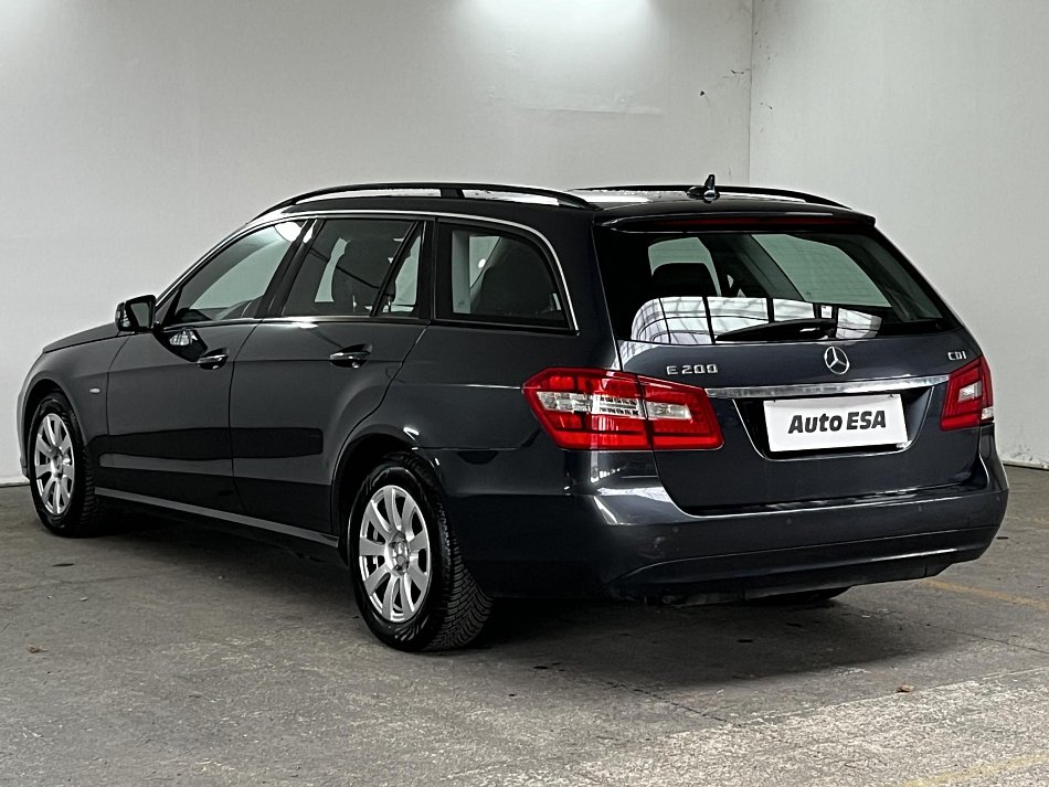 Mercedes-Benz Třída E 2.2 CDi  E200