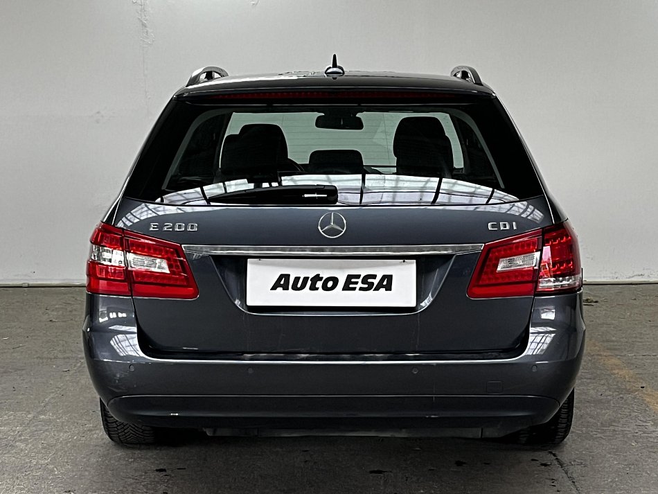 Mercedes-Benz Třída E 2.2 CDi  E200